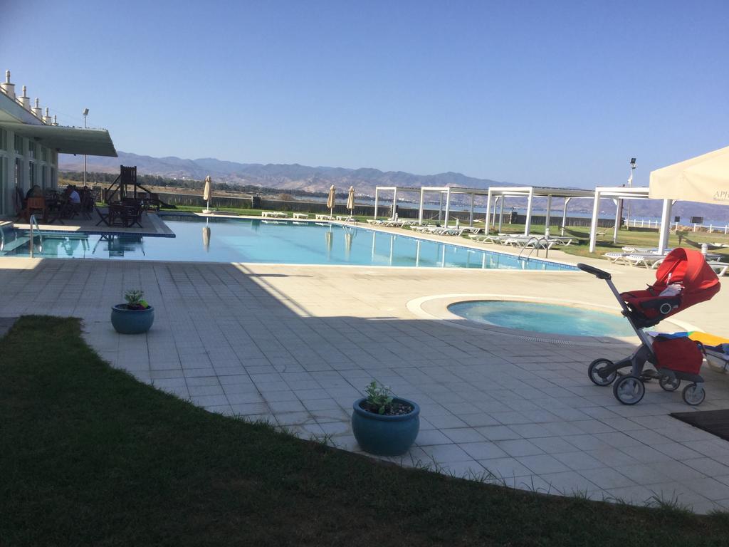 Aphrodite Beachfront Apartment Ghaziveran Exterior photo