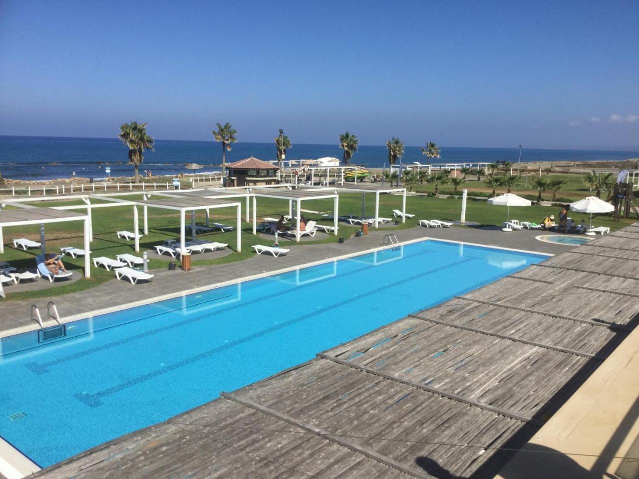 Aphrodite Beachfront Apartment Ghaziveran Exterior photo