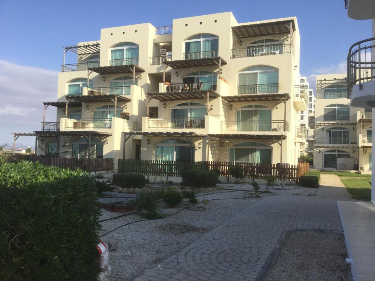 Aphrodite Beachfront Apartment Ghaziveran Exterior photo